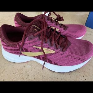 Brooks women’s running shoes